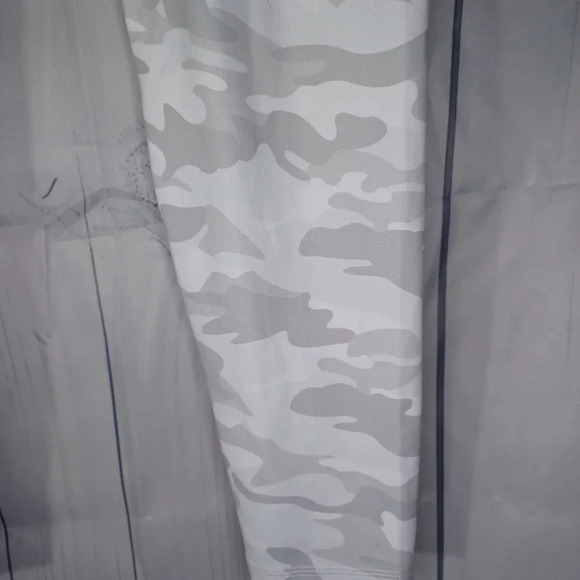 Ododos crosswaist athletic gray camo leggings - Picture 3 of 9